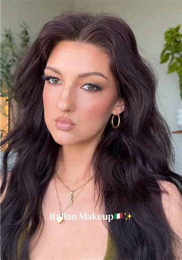 Italian Makeup is TOP TIER🇮🇹✨ but maybe I’m biased🤷‍♀️ #italianmakeup #makeuptrend #makeupartist #italiangirl #ethnicitychallenge