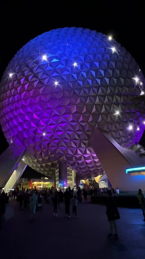 2.4K views · 53 reactions | The Rainbow Connection, part three #SpaceshipEarthSunday #spaceshipearth #artfulepcot #festivalofthearts #therainbowconnection #rainbowconnection #muppets #kermit #misspiggy #epcot #waltdisneyworld #disneyover50 | DisneyOver50 | Facebook