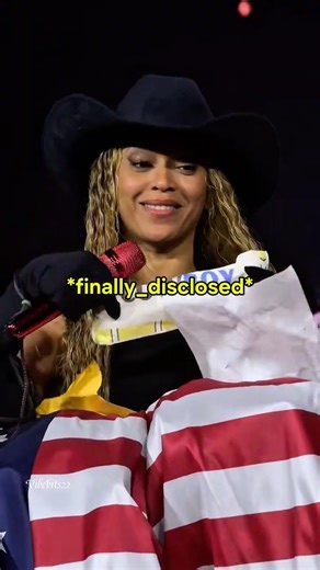 Concert Signs That Completely Caught Singers Off Guard 👀#beyonce #shorts