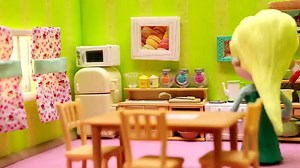 Overweight Elsa too big to move! Short Disney Frozen Movies with Play Doh Animation