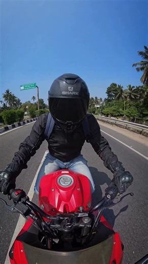 KLRider on Instagram: "ഇത് വന്നാൽ എന്ത് ചെയ്യണം? What is a tank slapper and what to do when it occurs? #tankslapper #motorcycle #klrider"