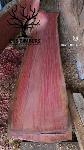 Why mahogany wood is a favorite: durability, beauty, and versatility explained.