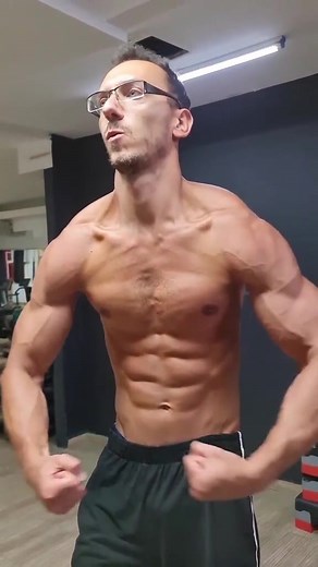 see my Muscle VEINS 😲 #muscleveins #musclehunks TikTok