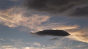 夕焼けの雲の複雑な動きの早送り動画の動画｜無料の動画素材サイト「動画AC」