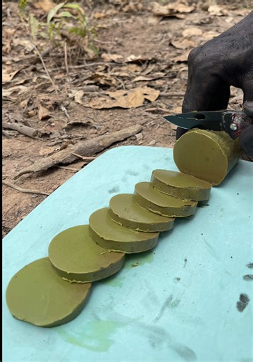 Survival Skills: Mom Shows How to Make Soap and Water #Camping #Survival #Skills #Outdoors #Ideas