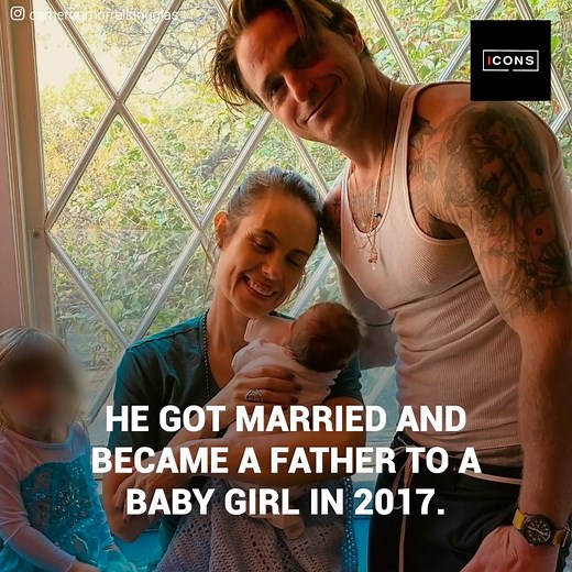 Michael Douglas was devastated to learn that his firstborn son, Cameron, would spend years behind bars, but then he felt relieved. The son he had with Diandra Lurker was in an uncontrolled spiral of consumption and if he had not been stopped, the consequences would have been worse. Subscribe for more https://bit.ly/yt-upsoclicons | Icons