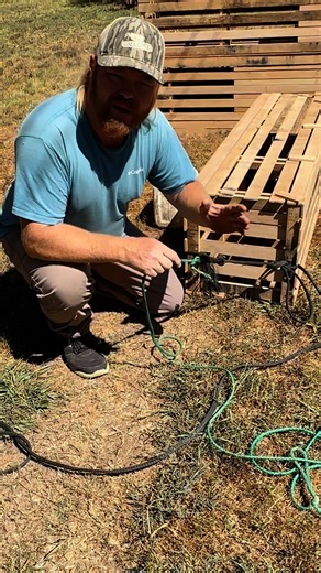 How I set up my vertical sets when the water is hot. #fishing #catfish #trap #setup #howto #fyi #diy | Red beards catfish traps