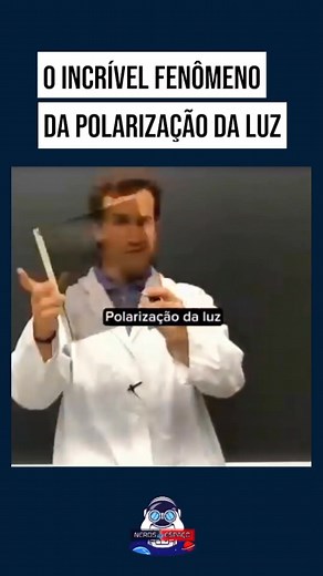 ✨ O que é a polarização da luz? A luz, em sua forma natural, é composta por ondas eletromagnéticas que vibram em várias direções ao mesmo tempo, sempre perpendiculares à direção em que a luz está se propagando. ⚛️ Isso é o que chamamos de luz não polarizada. Quando essas vibrações passam a ocorrer em uma única direção preferencial, dizemos que a luz está polarizada. Essa polarização pode acontecer de forma linear, circular ou elíptica, dependendo de como as oscilações são organizadas. 🔍 Como a 