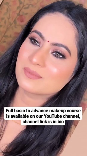 Free Makeup Education 🎓 on Instagram: "Read caption👇👇 ... ©️@akash_dang_makeup To become a professional makeup artist you need to learn the theory of makeup first👇 You Need To Learn Everything Step By Step Like... • Makeup products and tools • Facial Anatomy/Shapes • Color wheel • Flawless base technique • Highlighting and contouring • Color application • Variation of makeup • Variation of eye makeups • How to do correction on eyebrows, eyes, nose, lips We Have All These Topics Detailed 84 P