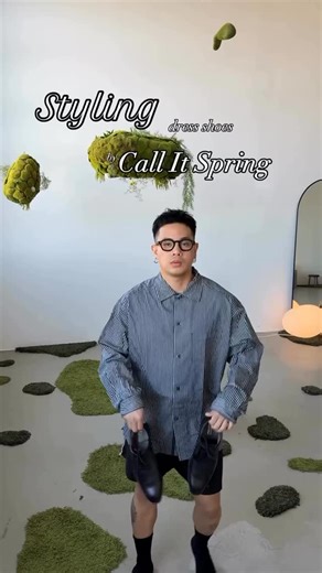 Call It Spring Côte d'Ivoire on Instagram: "Style à adopter pour ces fetes avec nos souliers 100% vegan. #callitspringci #chaussures #accessoires #idéescadeaux Contacts Call It Spring Cap Sud: 05 06 32 48 79 Call It Spring Sococe II Plateaux: 05 56 20 71 05 Yanaya Personal Shopper achat à distance + livraison : 05 54 28 32 37"