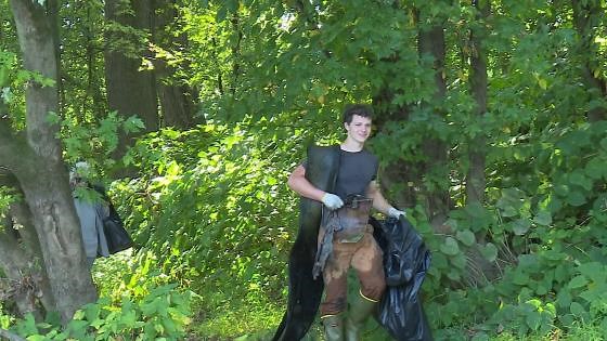 Keeping the water clean at the Fall River Cleanup