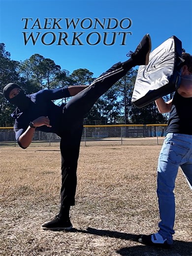 Advanced Taekwondo Workout #physicalconditioning #taekwondoworkout #martialarts #martialartist #spinkicks #axekicktaekwondo #kickboxingtraining #taekwondokicks #kickboxingtiktok