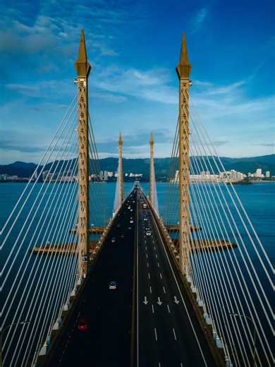 14M views · 10K reactions | Discover the charm of Penang with Malaysia Airlines! ️ From mouth-watering street food to stunning heritage sites, your weekend getaway awaits. Book your trip today at malaysiaairlines.com and let Penang delight you. #MalaysiaAirlines #YourGatewaytoAsiaandBeyond #Penang #Malaysia | Malaysia Airlines | Facebook