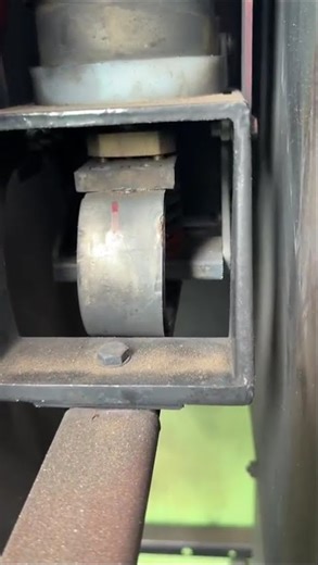 Red Phase Moving Contacts