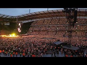 Coldplay - Yellow - Live at Etihad Stadium Manchester 4k (01/06/2023)