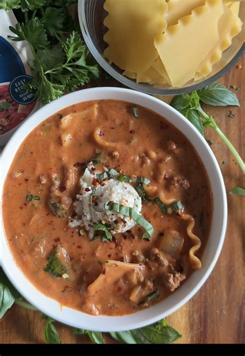 Quick and Easy One Pan Lasagna Soup Recipe