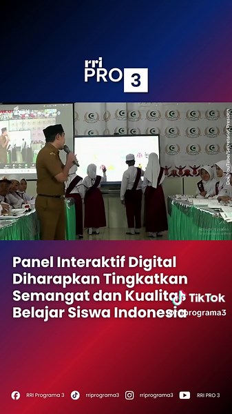 Presiden Prabowo Subianto resmi meluncurkan Interactive Flat Panel (IFP) atau smartboard untuk sekolah-sekolah di seluruh Indonesia. Peluncuran yang diikuti ribuan sekolah secara hybrid ini menjadi bagian dari program prioritas pemerintah dalam mendorong revitalisasi dan digitalisasi pendidikan. Presiden berharap kehadiran smartboard dapat membuat siswa semakin bersemangat belajar, lebih mudah mengakses berbagai sumber ilmu, dan siap menghadapi tantangan era digital. Klik rri.co.id untuk informa