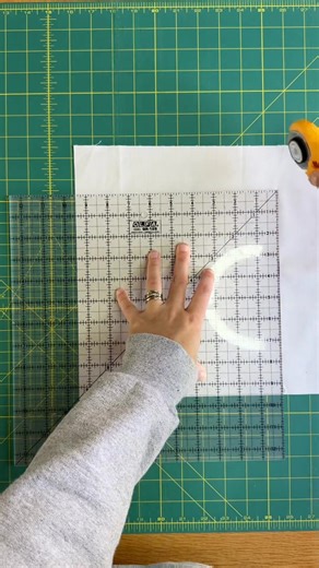 11 reactions | Did you catch OLFA Expert, Erin's snowballing corners tutorial? She shows the steps and shares a few tips for accuracy, pressing, and keeping your blocks neat and square AND shares her bonus mini tutorial for cutting real half-square triangles from trimmed corners. Get started here > https://bit.ly/4o76NGU | OLFA Craft | Facebook