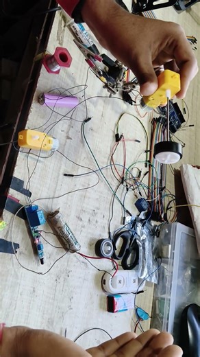 ## Train 🚃🚂 tracking control system project..