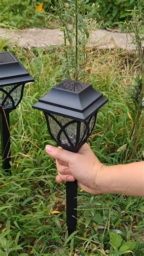 Home Zone Solar Post Lamp Review 🌞 68 Outdoor Light, Dusk to Dawn & 8H Runtime Best Garden Light 2