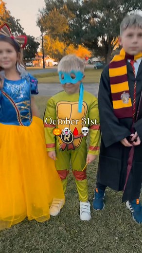 It’s been a wild 24 hours. We went straight from Halloween into Santa’s lap. Santa was so much fun thanks to you all and especially the true magic santa and Mrs. Clause. | Nikki McIver Photography