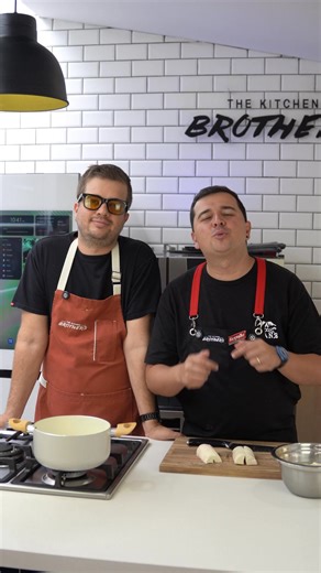 4K views · 19 reactions | ¿Cansado de no saber qué cocinar hoy? No sabes qué preparar o sientes que tus platos siempre salen igual. El curso de cocina de The Kitchen Brothers te enseña técnicas claras y prácticas para sorprender en la cocina. ✅100% Online ✅Garantía de satisfacción ✅Certificado digital Inscríbete hoy y da el primer paso | The Kitchen Brothers | Facebook