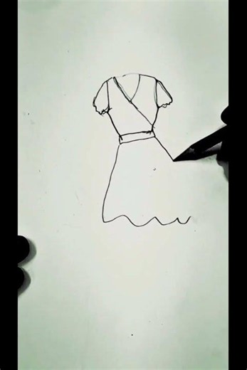 رسم فستان مذهل في ثوانٍ! ✨👗 | تصميم أزياء سهل وسريع​2.