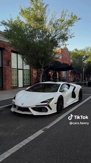 Best spec? 😍 | #lamborghini #revuelto #cartok #carhub #fyp | lamborghini revuelto