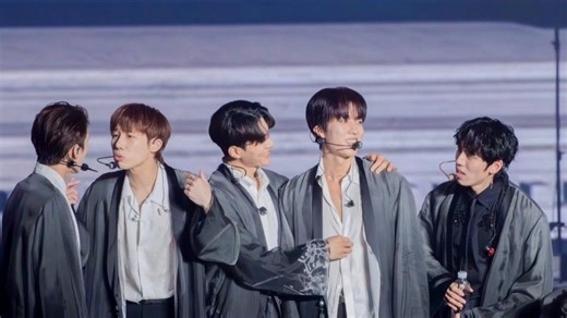 【infintie reaction下】【专场直播live舞台】全员vocal实力免检！主舞rap担都当主唱使，每首歌都是易上头的程度，舞台观赏性极强！