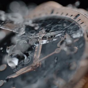 With a 300 meters water-resistance, the BR 03-92 DIVER BRONZE meets every criteria to be defined as a true diving watch. #WatchBeyond #Diver See more: https://goo.gl/kvcy5E | Bell & Ross