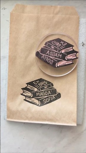 A simple little gift that the book lover in your life will genuinely love 📚