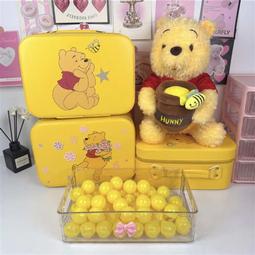 💛Winnie Pooh Edition💛 Ich öffne 15 Kugeln aus der exklusiven Kugelzauber Winnie Pooh Box🎁🍯 du glaubst nicht, welche süßen Sachen da drin waren😍🥰Jede Box ist anders - voller Überraschungen🌟🎁 & Kindheitserinnerungen✨ 🔗Link zum Shop in meiner Bio🛍️#kugelzauber #winniepooh #mysterybox #unboxing #Überraschung