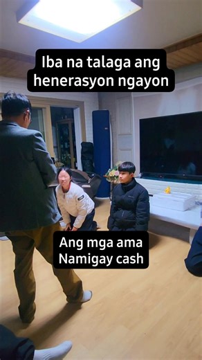 Malaki na ang pinagkaiba Kapag mga ama namigay ng pera cash talaga pero non kuya na nila na may trabaho pinapadala nalang sa bank account nila #AI #Generation vs #old generation #Cash vs #online banking #reelsvideo | Mina Park
