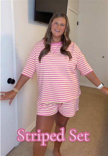 Striped set outfit ideas: perfect summer set in pretty colors