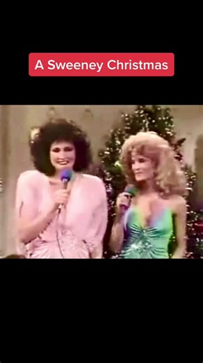 #noradunn #janhooks #sweeneysisters #medley #christmas #caroling #comedy #sketchcomedy #funny #sarcasm #lasvegas #loungeact #vegas #bells
