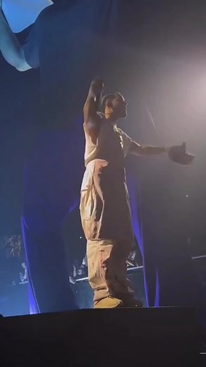 This song hits everytime 🎯 Song: Drake - Trust Issues - #drakequotes #drakelyrics #drake #octobersveryown #drizzy #drizzydrake #ovo #6god #ovosound #drakeconcert #aubreydrakegraham #drakeedits #drakefans #fyp