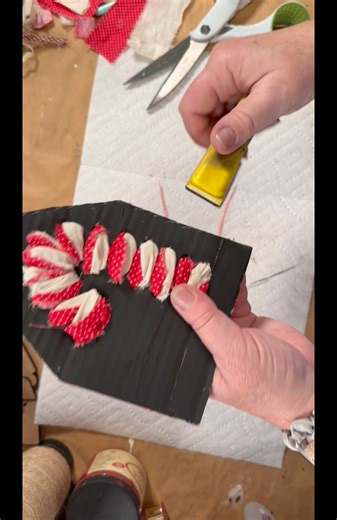 Wait! What that’s recycled cardboard?? Look how cute this is! Day 5 of the 25-day Christmas tag challenge. #christmascrafts #ornaments #cardboardcrafts #Christmas #recycle #madewithlove | Grace and Tattered Lace