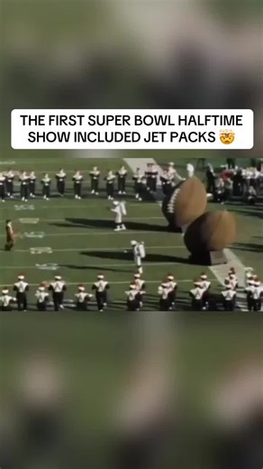 Can’t believe there were actually jet packs in 1967 for the first Super Bowl Halftime Show 😭 (🎥: NFLLegacy/X) #foryoupage #jetpack #SuperBowl #nfl #football