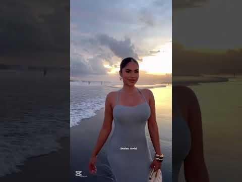 Maria Perez: The Colombian Beauty Taking Over Instagram | From Medellín to Global Fame