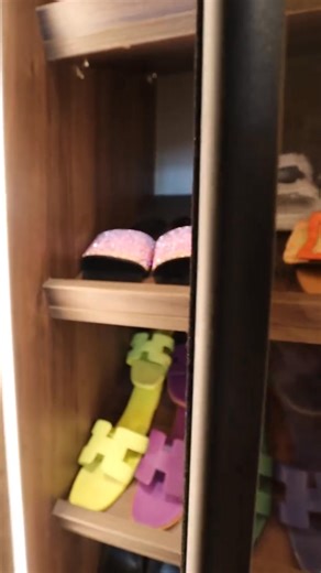 ✨ A walk-in wardrobe that balances beauty and function ✨ This bespoke dressing space features soft glass-panelled doors that offer a glimpse of what’s inside, paired with a sleek island ideal for accessories and daily essentials. Refined handles add a modern, tactile finish — subtle, yet striking. Designed with calm, clarity and clever storage in mind, every element works together to create a space that feels considered and complete. 📍 Book a free home design appointment today to begin your tra