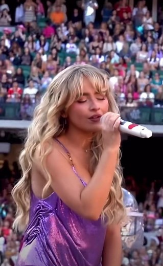 Sabrina is a world treasure 💜✨ #sabrinacarpenter #fyp #live #performance #erastour #erastourtaylorswift