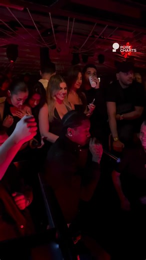 🔥🎶 Travis Scott en showcase exclusif à L’Arc Paris ! @travisscott @larcparis Ambiance survoltée dans le club parisien où La Flame a enflammé la scène le temps d’un set explosif. Flow percutant, énergie brute et vibes US au cœur de la capitale… Les fans présents n’oublieront pas cette nuit unique. 📸 Retour sur ce moment d’exception. 👉 #PureShort #Purecharts #Bestimage #TravisScott #LArcParis #Showcase #ParisByNight #LaFlame #HipHopVibes #RapUS #LiveMusic | Purecharts