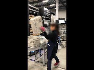 ギークプラスのピッキングロボットを使用したピッキング作業