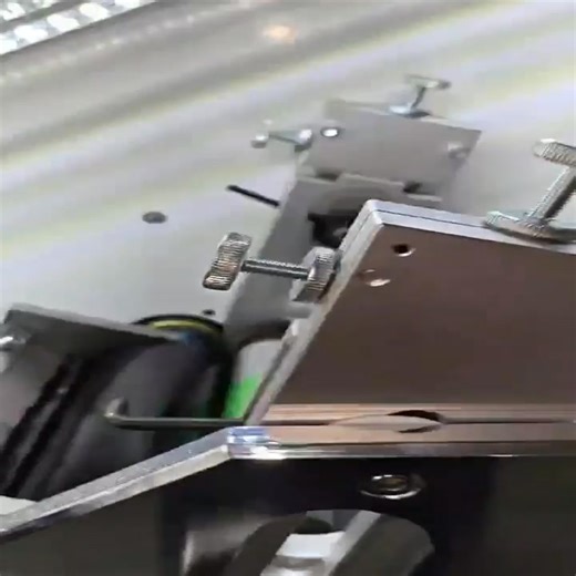 The flexo printing machine is with front-rear two print stations, 3 color for one side and 1 color for the other side. Printing speed is up to 60 per min. max label width up to 150mm, it’s is high efficient equipment for clothing fabric satin label or other polyester material label ribbon printing, with characters of high efficient, lower noise, easier maintenance and friendly operation. #flexoprinting #labelprintingmachine #flexographic #rotaryprinting #carelable #brandlabel #sizelabel #custome