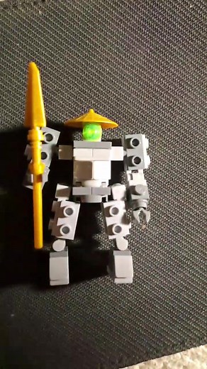 Respuesta a @jorygarcia143 aquí un pequeño #tutorial de un #robot de #lego xd, por cierto tremenda rola de mi infancia, me alegra que se volviera un meme que le gusta a todos #:) #tmnt2012 #electromaquiavelico #albertoinstantaneo #nicolastesla #xd #tiktok #fy #fyp #fypシ #fypag #foryou