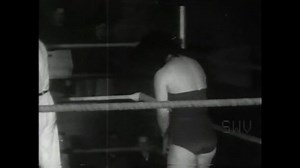 1950s - A professional fight between women mixes wrestling and boxing moves.