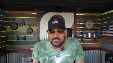 You Need To Make This Sausage Sandwich _ Masterbuilt Gravity Fed 1050