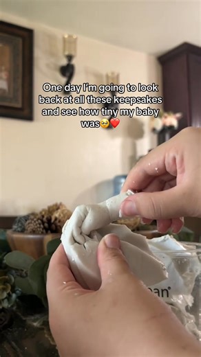 A heartwarming keepsake for new families!👶 This baby hand and foot casting kit easily captures every detail of your baby’s tiny hands and feet, turning them into 3D molds to treasure growth moments forever💝. It’s easy and safe to use, recommended by multiple renowned media👍. Whether for your own collection or as a gift for new moms🎁, it turns the newborn’s cuteness into a tender memory in time⏳, making the beauty of love and growth never fade✨ | Freedomty