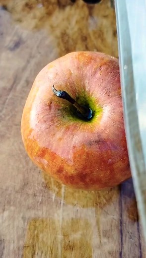 How to cut apple in simple steps #gardening #viral #apple | Hungama movies