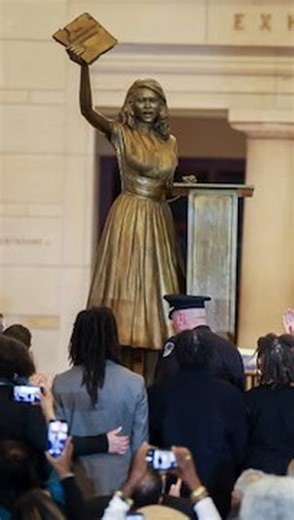 Black Lives Matter (BLM) on Instagram: "The U.S. Capitol made a long-overdue correction, replacing a statue of Confederate general Robert E. Lee with one of civil rights hero Barbara Rose Johns. In moments when it can feel like our history is being erased, we are reminded that our stories endure. Black history continues to take up the space it has always deserved. ✊🏾"